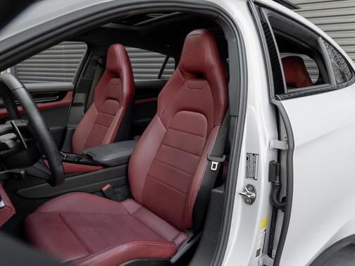 2025 Porsche Panamera 