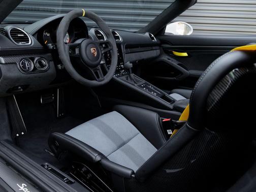 2025 Porsche 718 Spyder RS