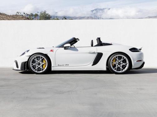 2025 Porsche 718 Spyder RS