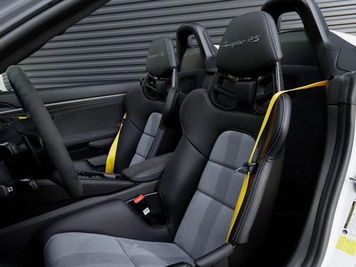 2025 Porsche 718 Spyder RS