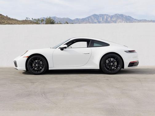 2021 Porsche 911 Carrera