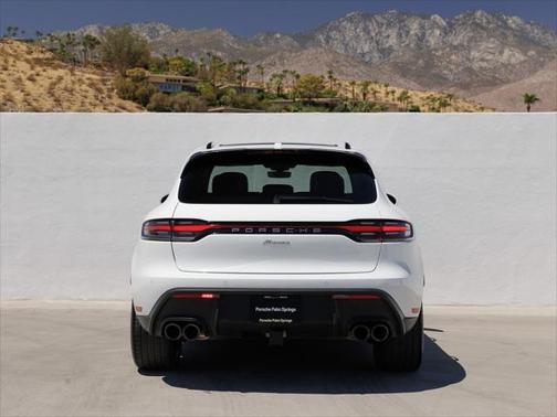 2024 Porsche Macan 