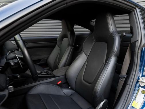 2024 Porsche 911 Carrera GTS