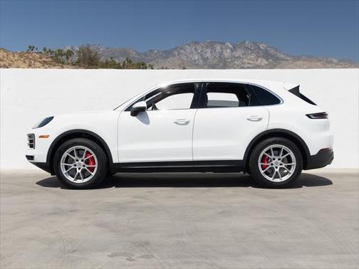 2024 Porsche Cayenne S