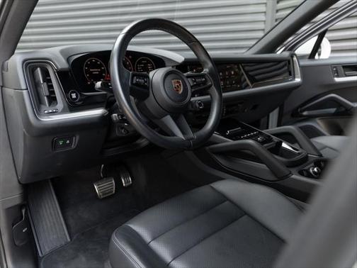 2024 Porsche Cayenne S