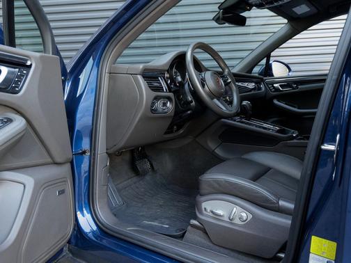2024 Porsche Macan T