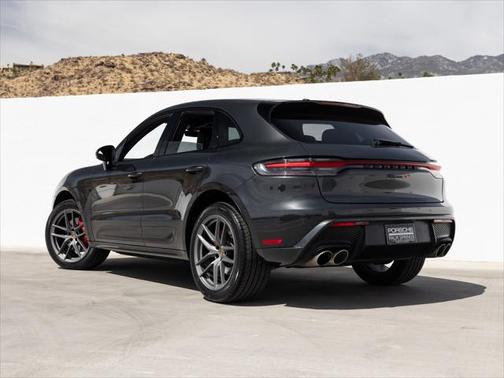 2022 Porsche Macan Base