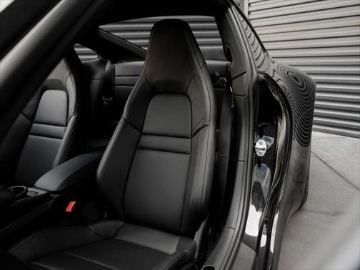 2025 Porsche 911 Carrera