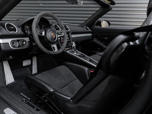 Black 2022 Porsche 718 Spyder