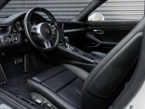 2016 Porsche 911 Carrera