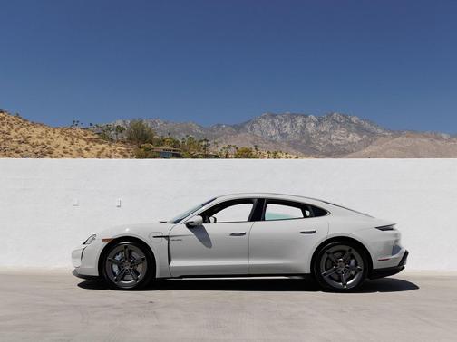 2025 Porsche Taycan Turbo