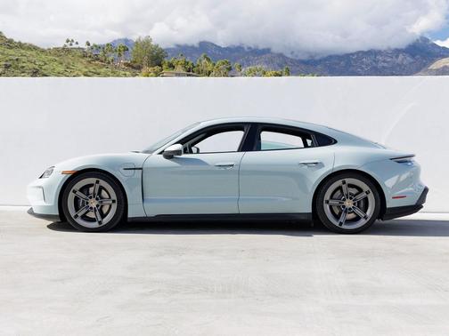 2025 Porsche Taycan 