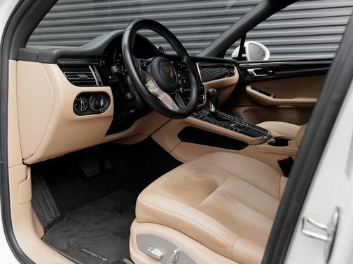 2021 Porsche Macan 