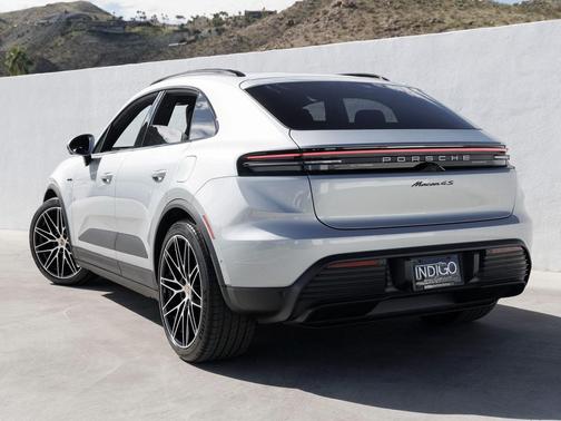 2026 Porsche Macan 4S