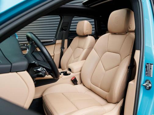 2022 Porsche Macan S