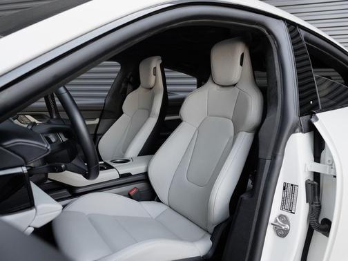 2022 Porsche Taycan Turbo S