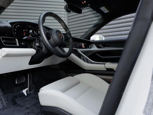 2022 Porsche Taycan Turbo S