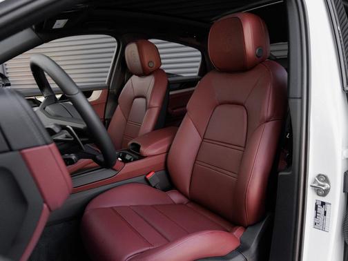 2025 Porsche Cayenne S