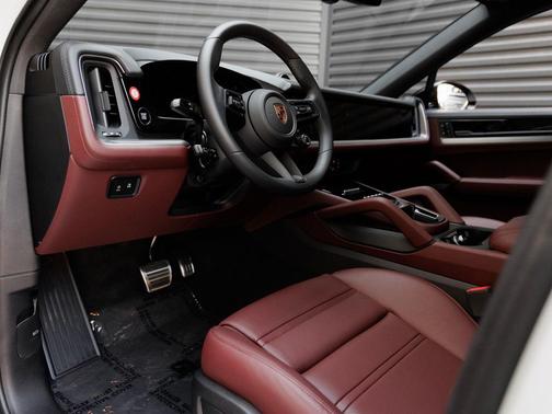 2025 Porsche Cayenne S