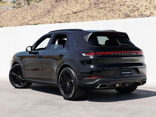 Black Metallic 2026 Porsche Cayenne Cayenne