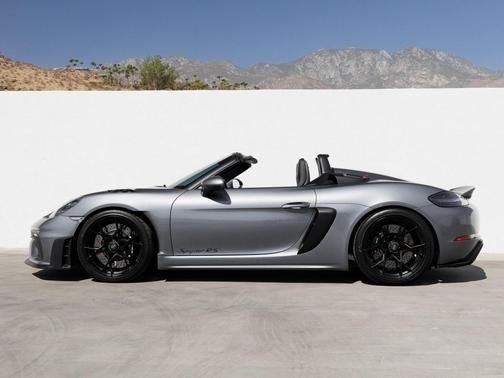 2025 Porsche 718 Spyder RS