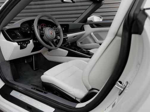 2024 Porsche 911 Targa 4S