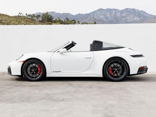 2026 Porsche 911 Targa 4 GTS