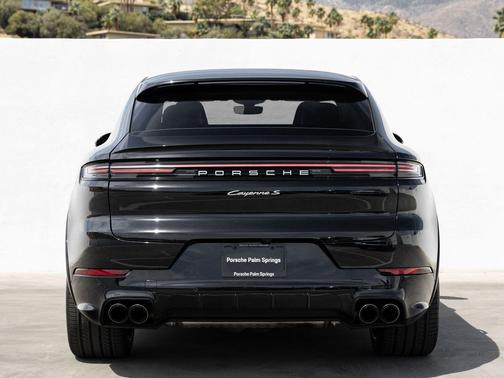Chromite Black Metallic 2025 Porsche Cayenne Cayenne S E-Hybrid