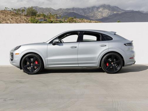 2026 Porsche Cayenne GTS