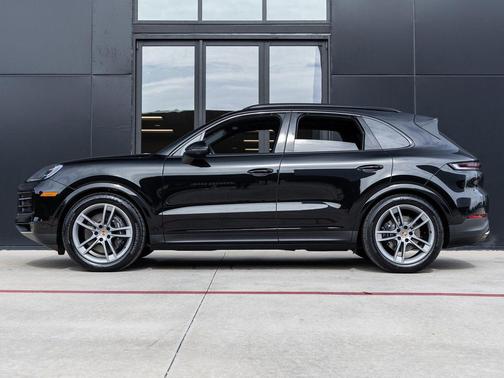 Black Metallic 2026 Porsche Cayenne Cayenne