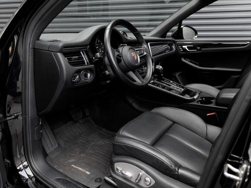 2023 Porsche Macan 