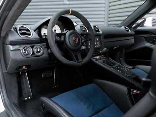 2024 Porsche 718 Cayman GT4 RS