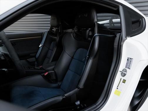 2024 Porsche 718 Cayman GT4 RS