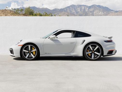 2021 Porsche 911 Turbo S