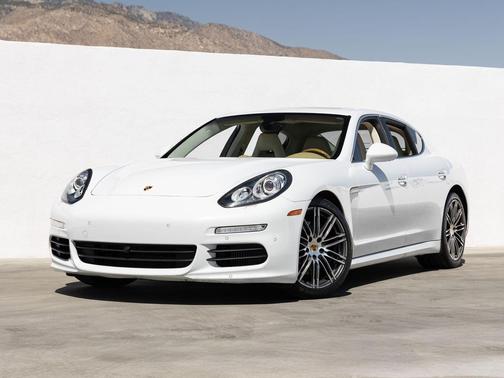 Carrara White Metallic 2016 Porsche Panamera 4