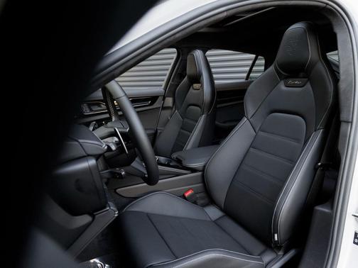 2026 Porsche Panamera Turbo