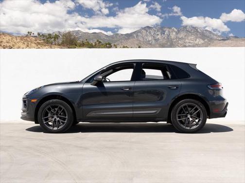 2023 Porsche Macan Base