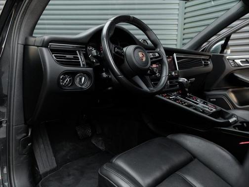 2023 Porsche Macan Base