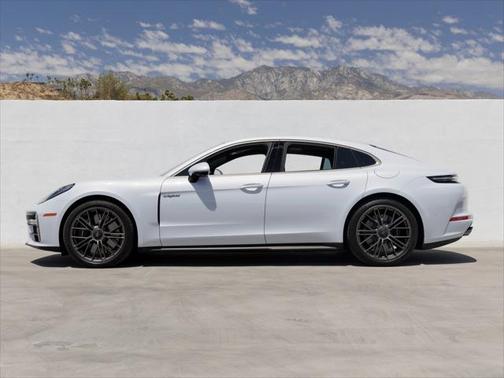 2025 Porsche Panamera E-Hybrid Turbo