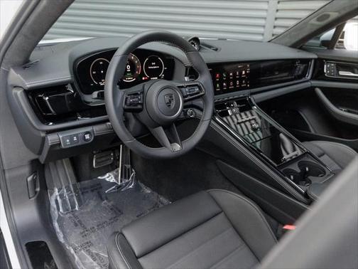 2025 Porsche Panamera E-Hybrid Turbo