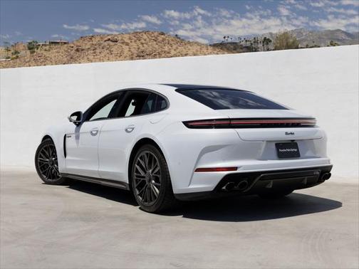 2025 Porsche Panamera E-Hybrid Turbo