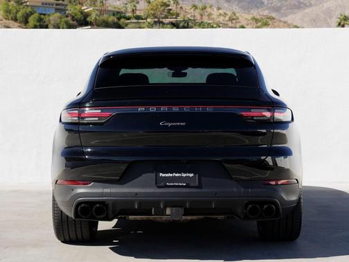 2022 Porsche Cayenne Platinum Edition