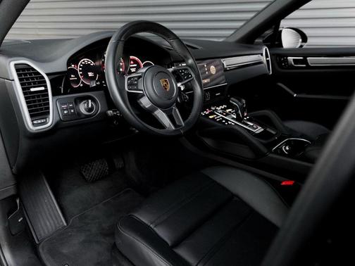 2022 Porsche Cayenne Platinum Edition