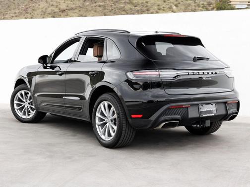 2025 Porsche Macan T