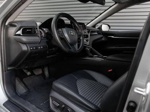 Celestial Silver Metallic 2022 Toyota Camry SE