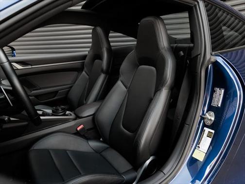 2022 Porsche 911 Carrera