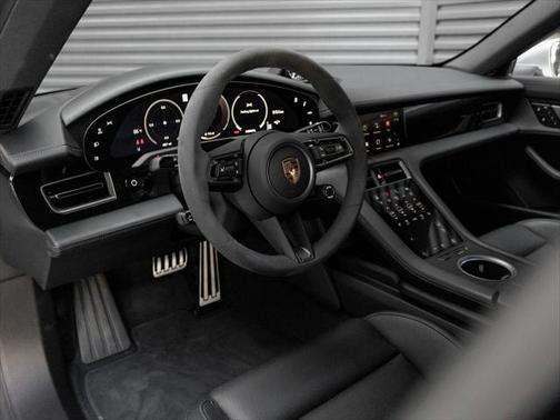 2025 Porsche Taycan 4