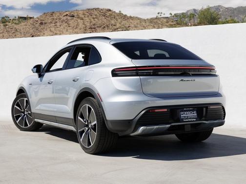 2025 Porsche Macan 4S