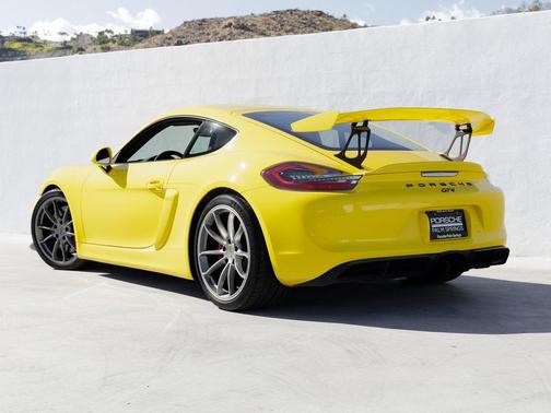 2016 Porsche Cayman GT4