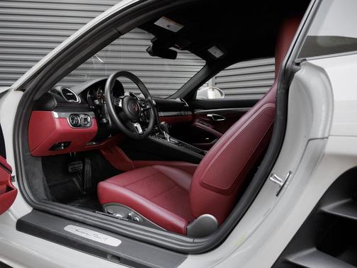 2025 Porsche 718 Cayman Base